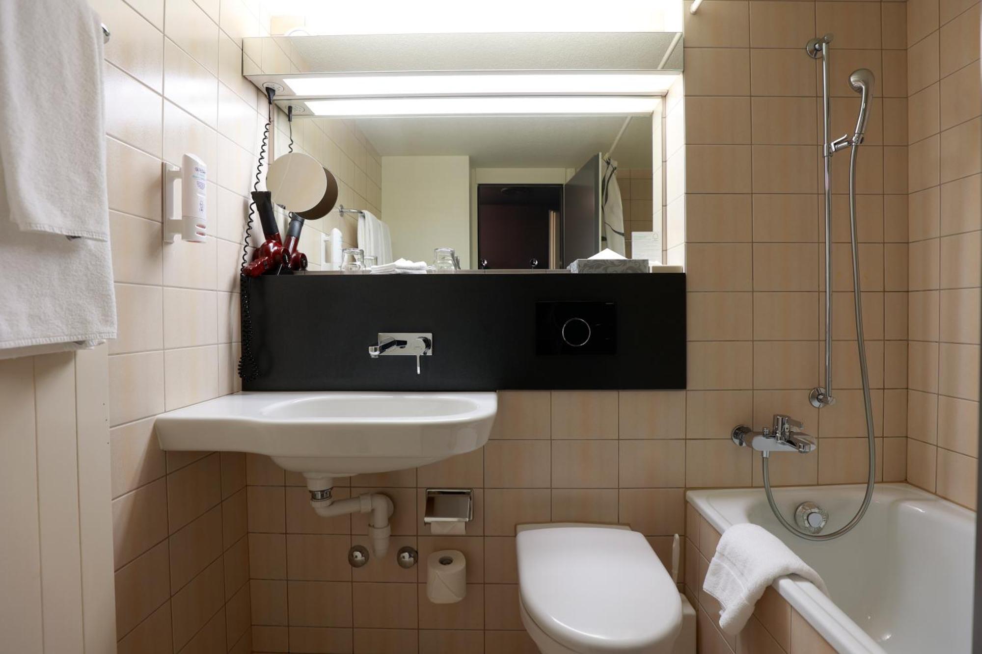 Hotel Thurgauerhof Self-Check-In Weinfelden Exteriör bild