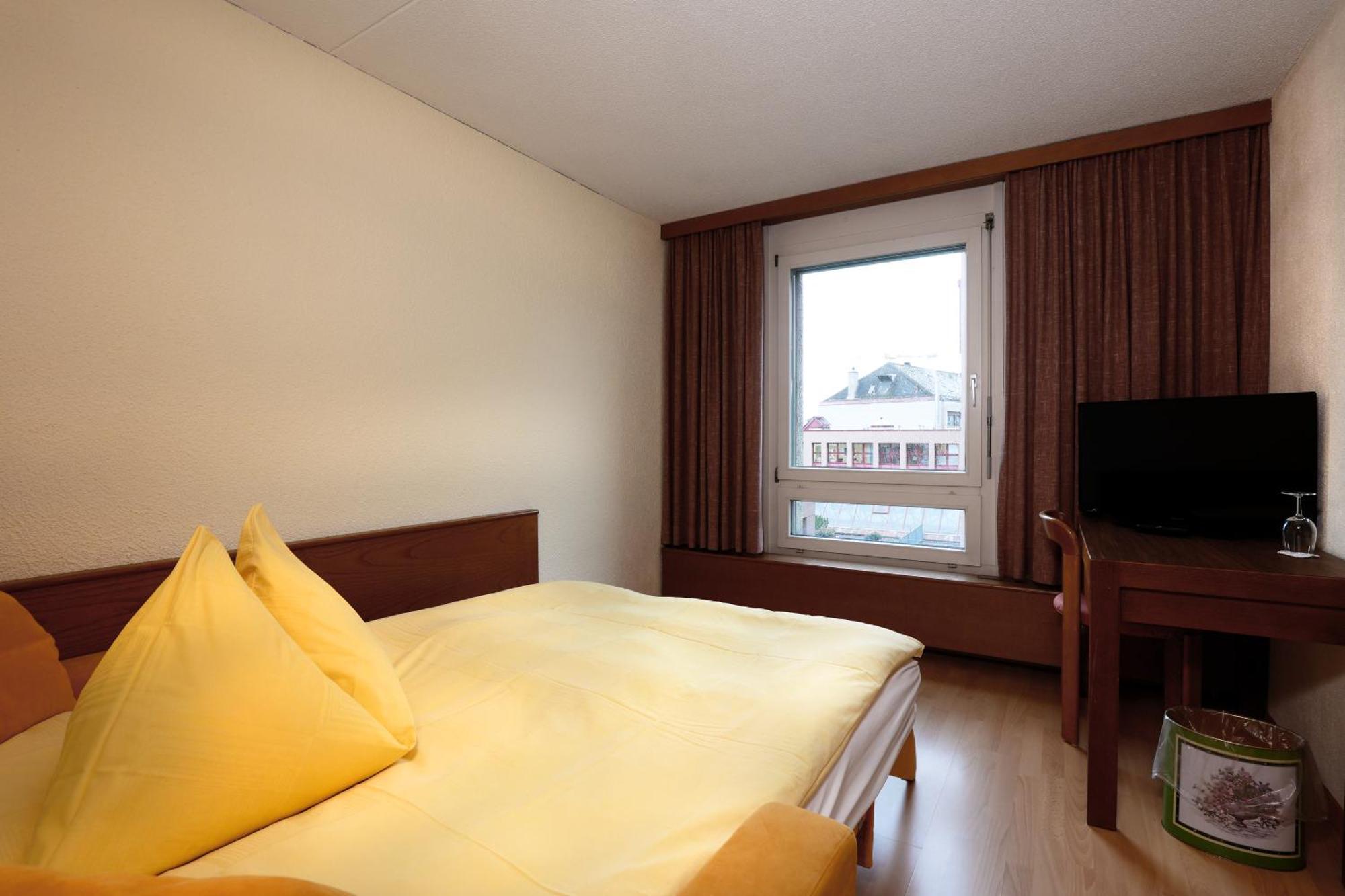 Hotel Thurgauerhof Self-Check-In Weinfelden Exteriör bild