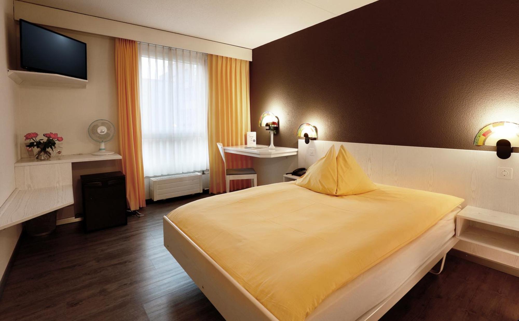 Hotel Thurgauerhof Self-Check-In Weinfelden Exteriör bild