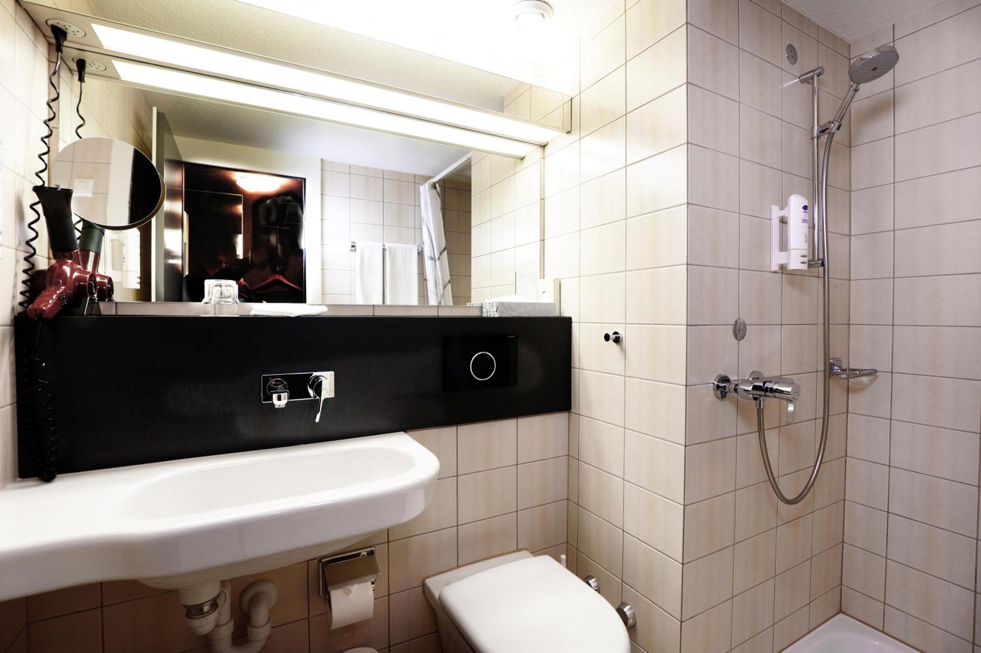 Hotel Thurgauerhof Self-Check-In Weinfelden Exteriör bild