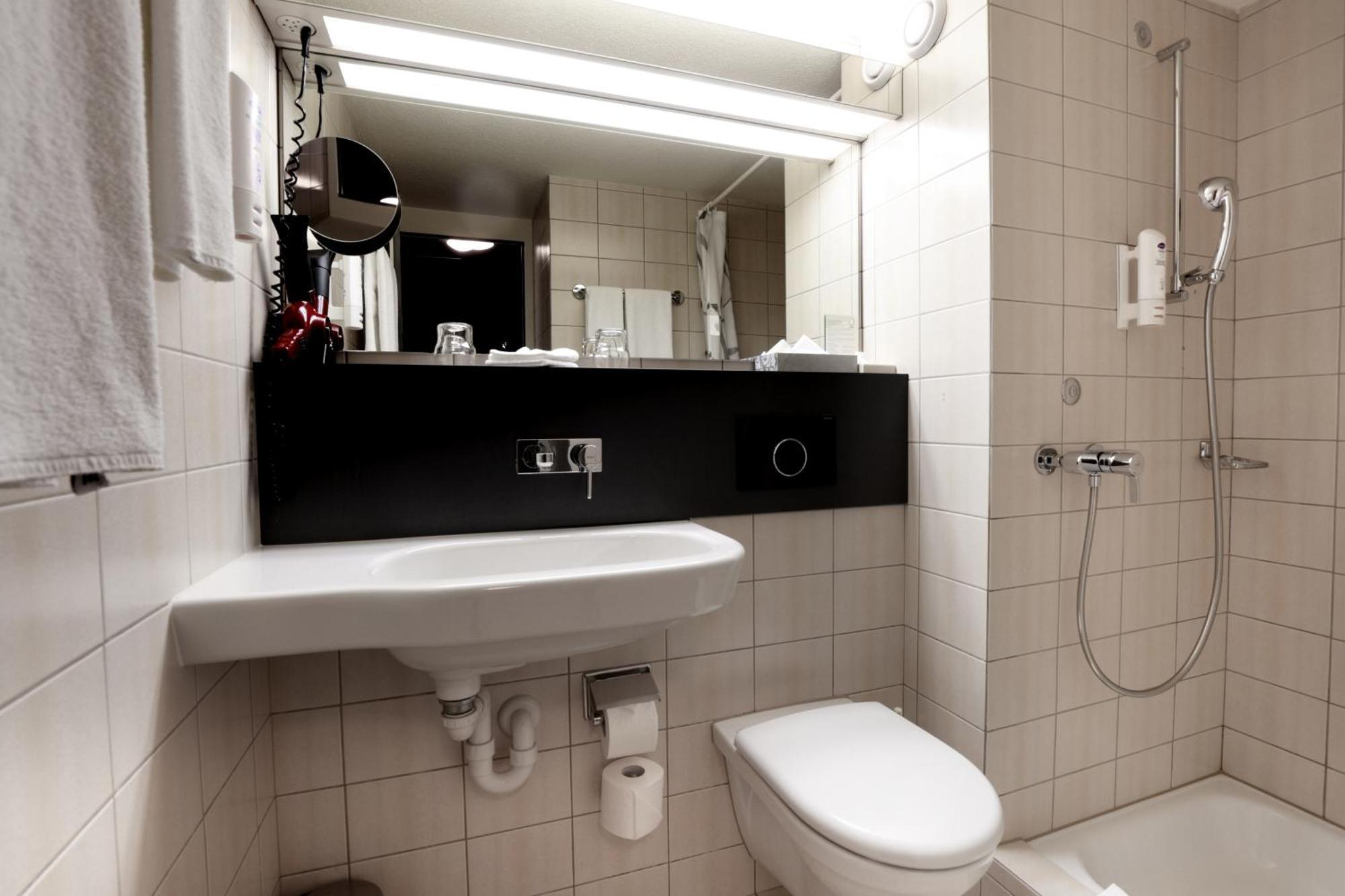Hotel Thurgauerhof Self-Check-In Weinfelden Exteriör bild